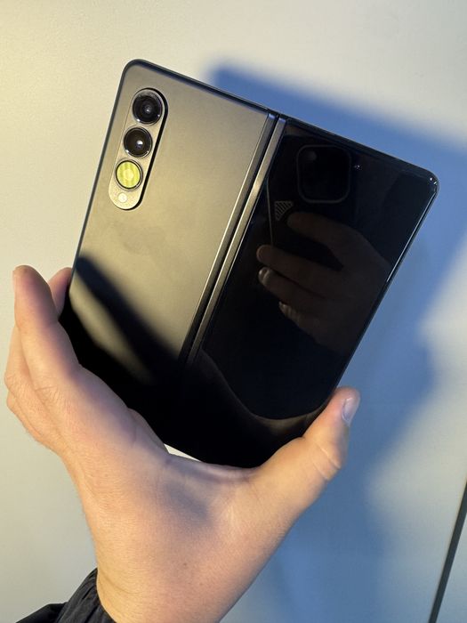 Samsung galaxy Z Fold3 5g