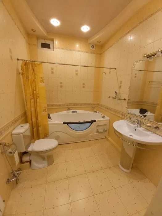 Сдаю Евродом 4-соток на Шахристанском / id8857 /