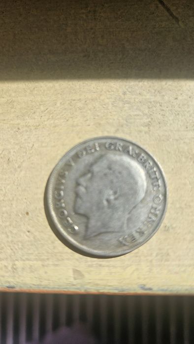One Shilling x 3 buc