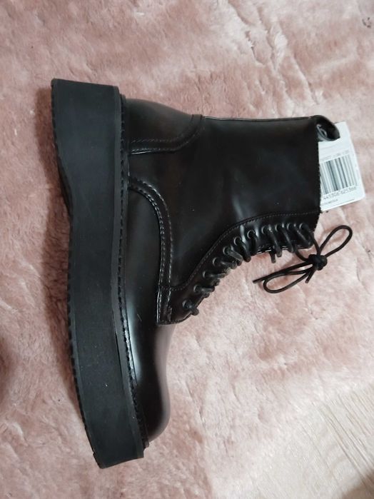 Дамски боти MNG чисто нови