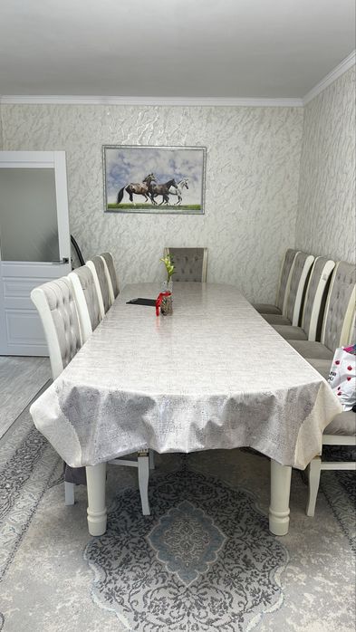 Продам стол гостиный