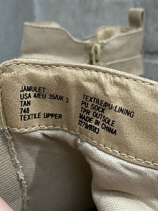 Продаю демисезонные ботинки