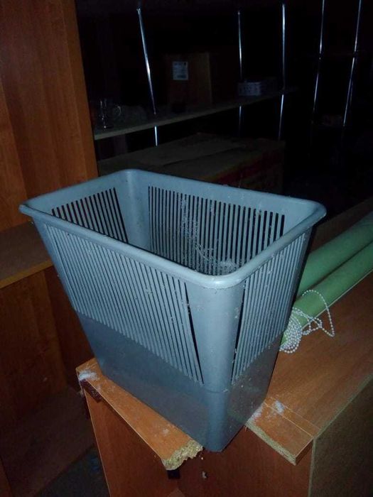 Мусорный контейнер.