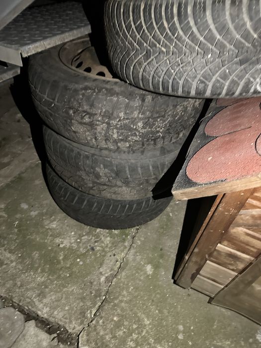 5 Roti jante genti gume cauciucuri anvelope iarna logan renault clio dacia megan honda opel corsa astra 195 65 r15 iarna impreuna cu capace