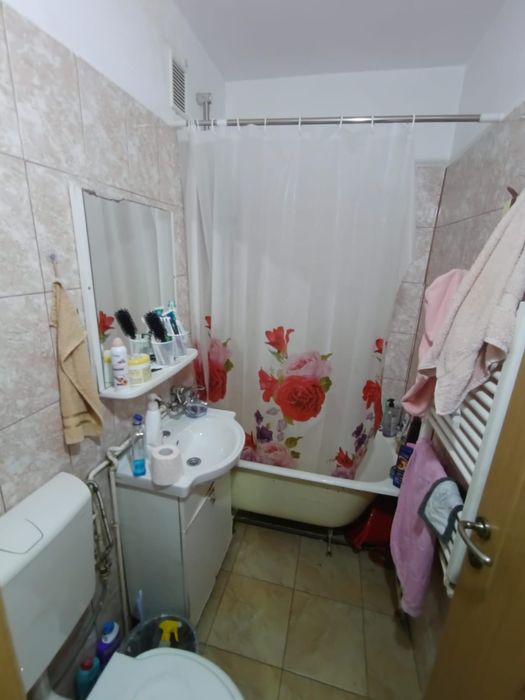 Vând apartament Zărnești !