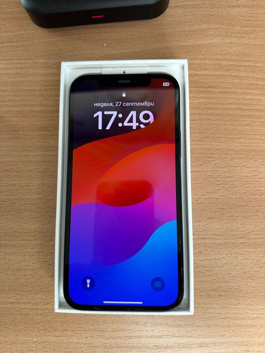 Продавам phone 12