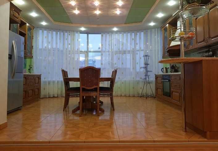 Дава се под наем Тристаен апартамент в Пловдив, Старият град - 86 кв.м за 382.5 € - Снимка #2