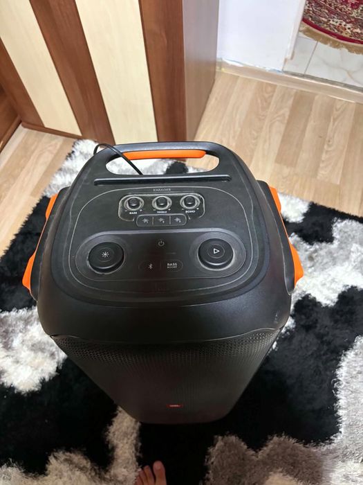 Vând boxa Jbl partybox 710
