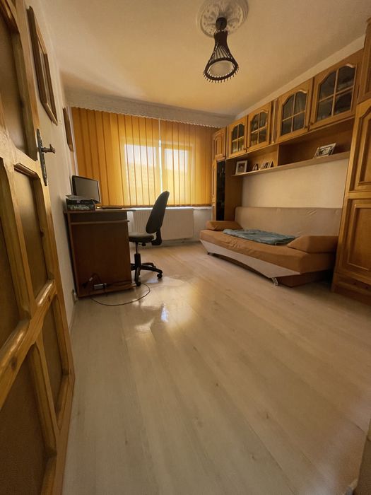 Vand Apartament PB 3 Camere 2 Balcoane Etaj 1 Xenopol