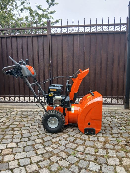 Husqvarna снегорин 224Т