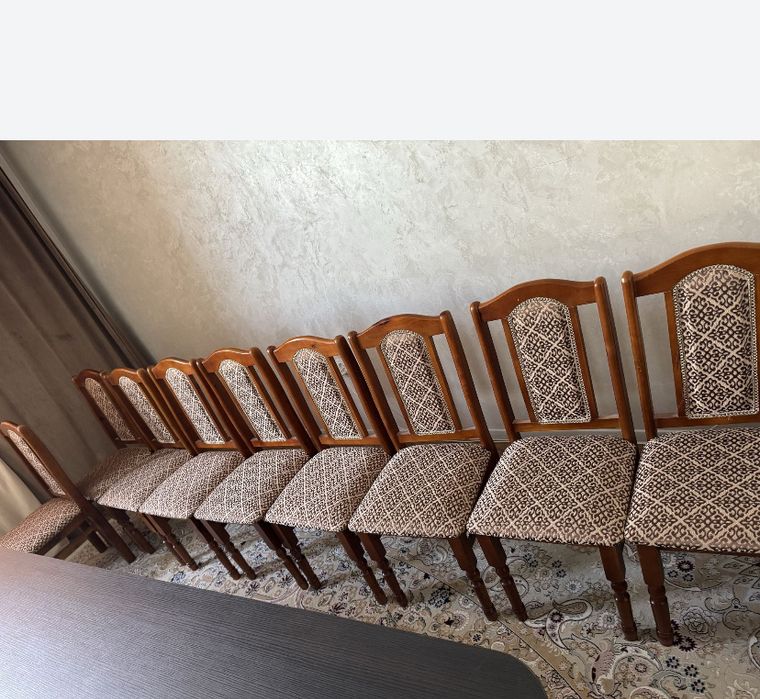 Стол стулями скатерть чихол