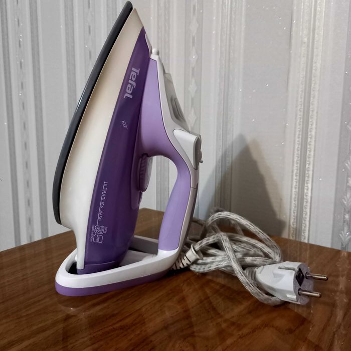 Продаю утюг Tefal