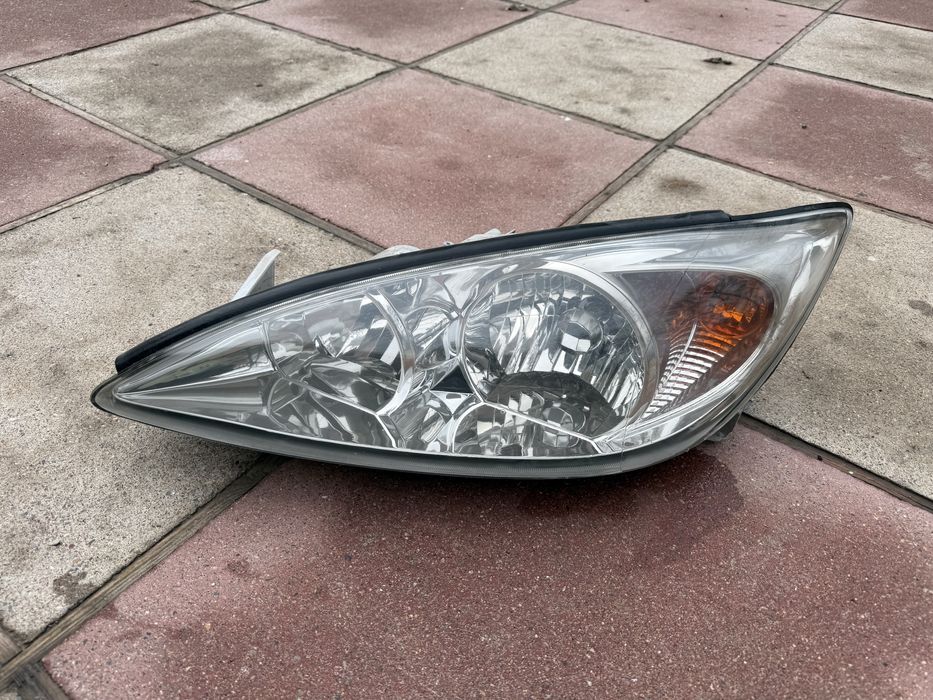Фара от Тойота камри 30
