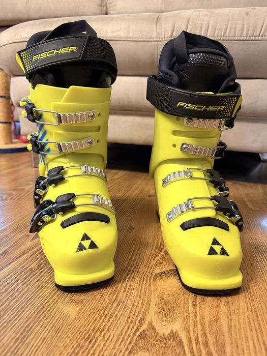 Clăpari schi Fischer Ranger – mărimea 23.5 – stare foarte bună