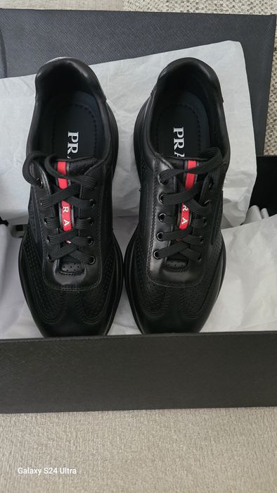 Продам кроссовки мужские PRADA