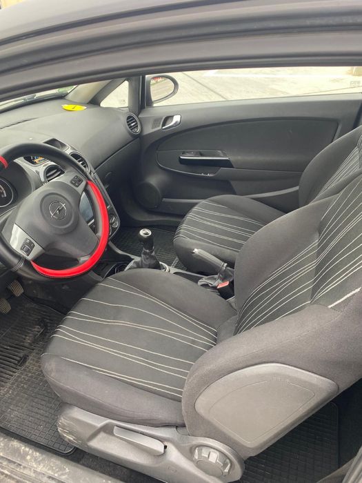 Vând Opel corsa D