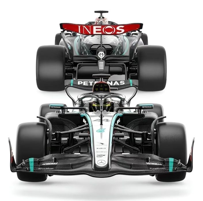 Модель болида Формула 1 Mercedes AMG W15 на радиоуправлении