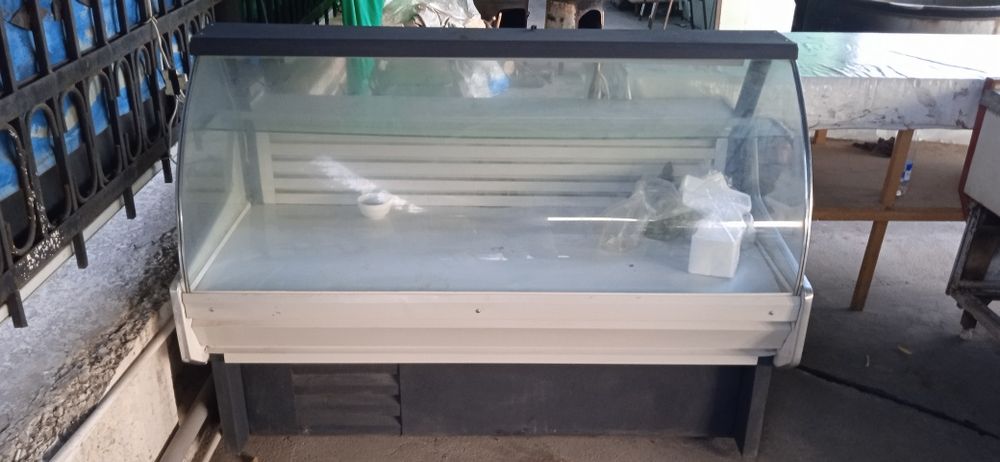 Холодильник сотилади