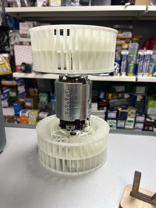 Моторчик печки bmw e34