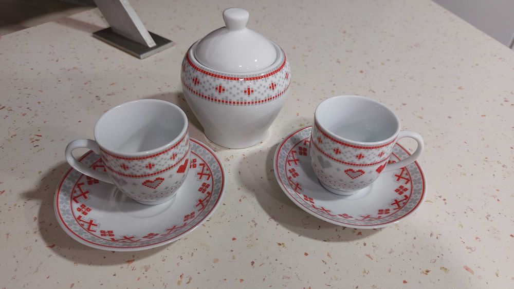 Set 2 cesti cafea inimiare si o zaharnita