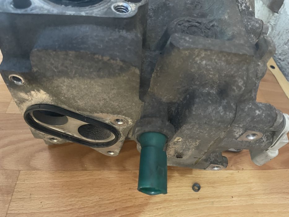 Цилиндрова глава Skoda Fabia 1.2 бензин 03D103374F