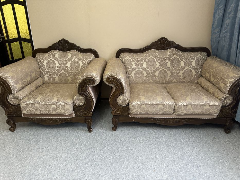 Диваны и кресло в отличном состояний продам