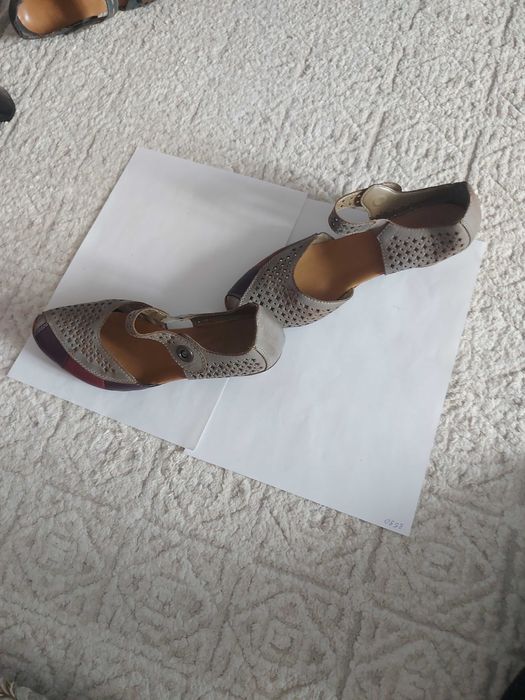 Обувь срочно лений