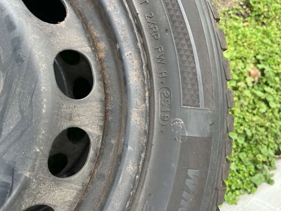 Зимни гуми Hankook 205/55 R16 с железни джанти – комплект 4бр.