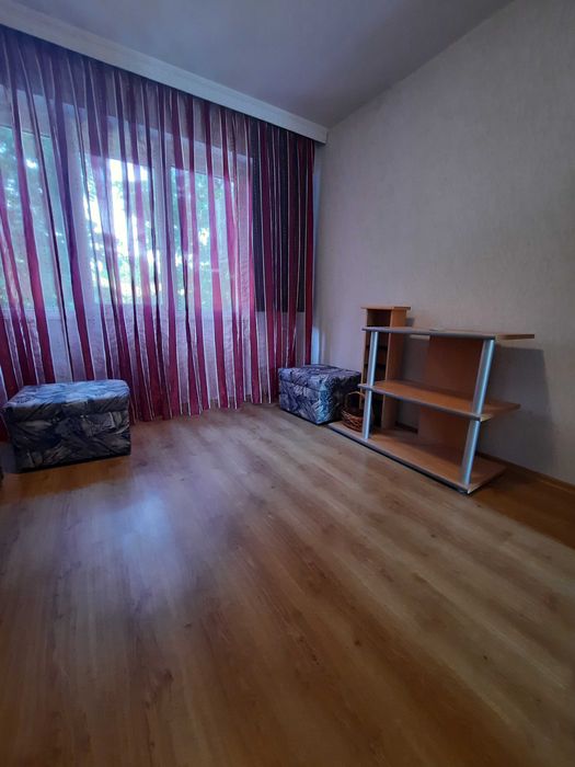 Отдавам четиристайно жилище под наем