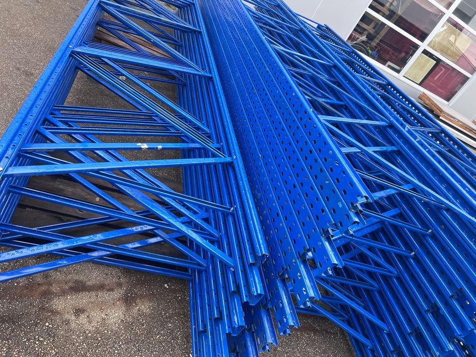 Палетни стелажи за склад