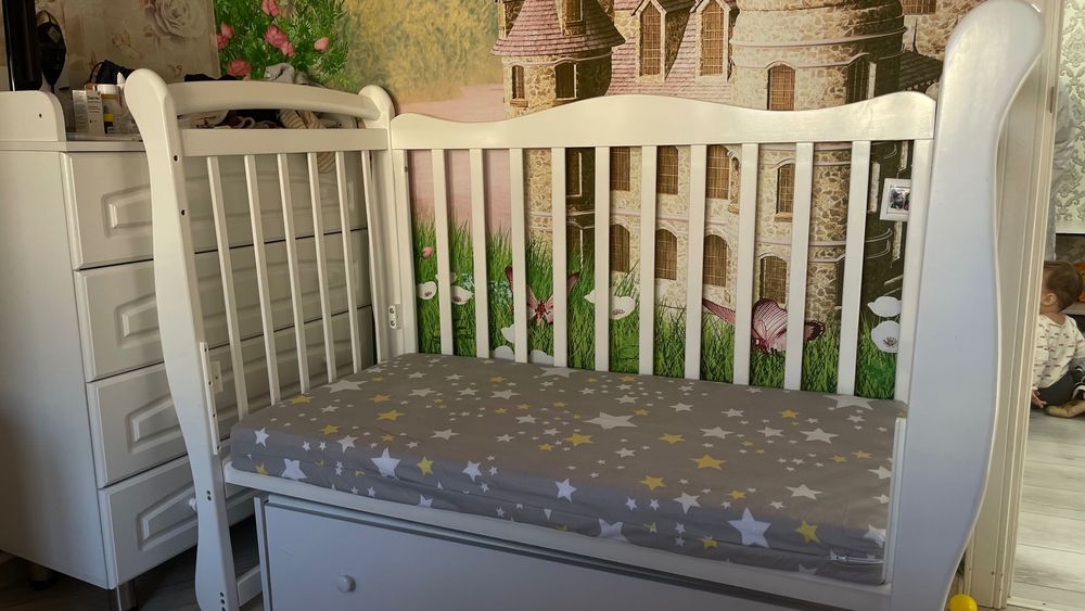 Детская кроватка