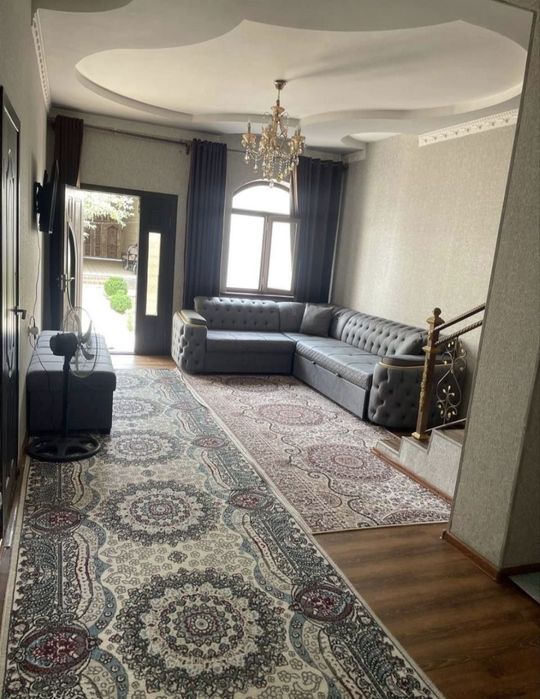 Продаётся участок дом 3 соток 2 дома, один 2 комнаты второй 2 этажный