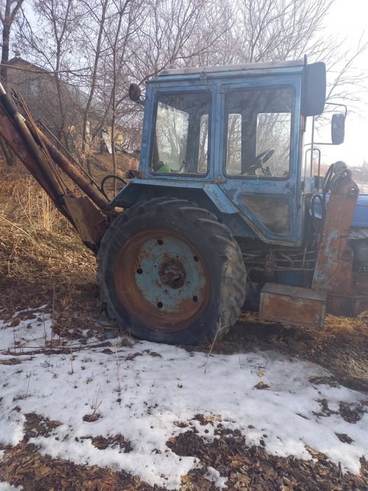 Трактор экскаватор