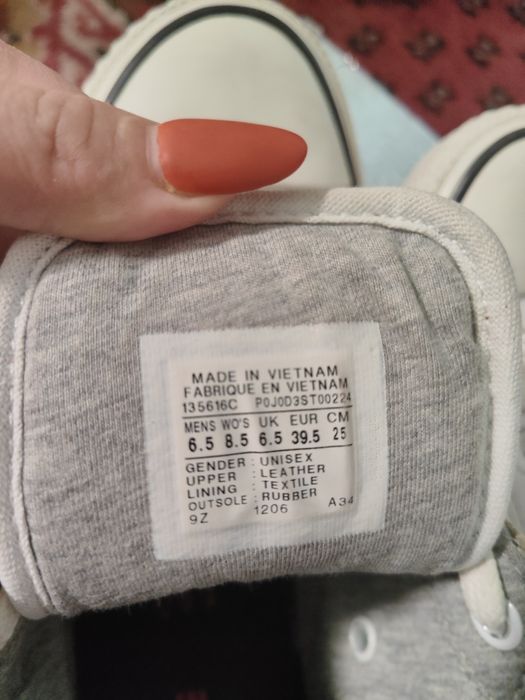 Продам фирменную обувь