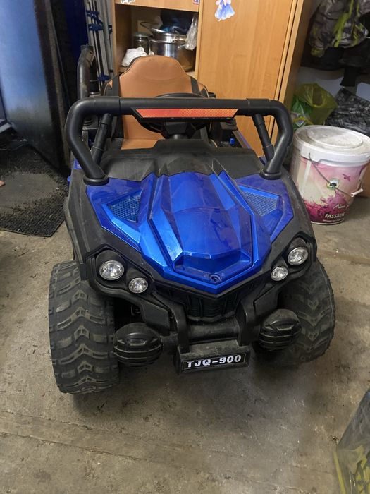 Продам детскую машинку.