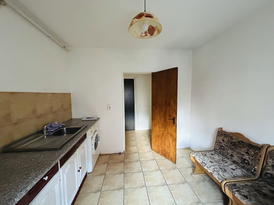 Proprietar/ vand apartament 2 camere decomandat/ zona trei alimentare