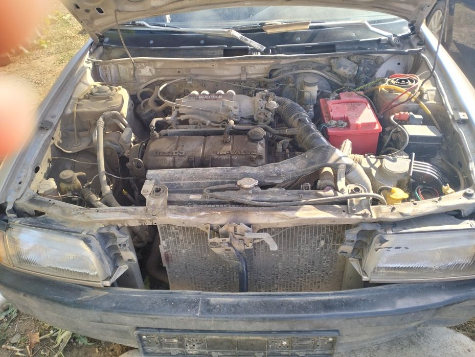 Продам Мазду 323