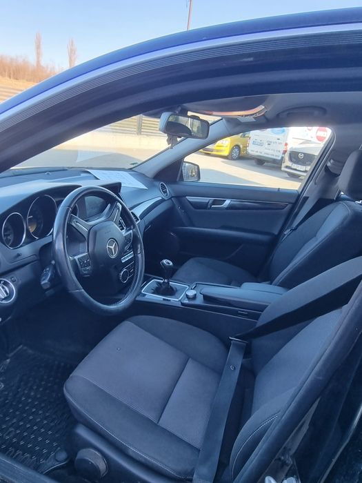 VAND MERCEDES C180  2.2 diesel anul 2011