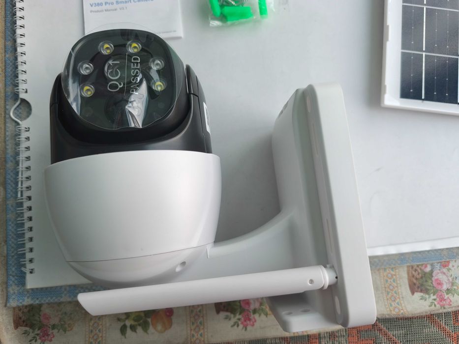 Camera supraveghere IP wifi cu panou solar