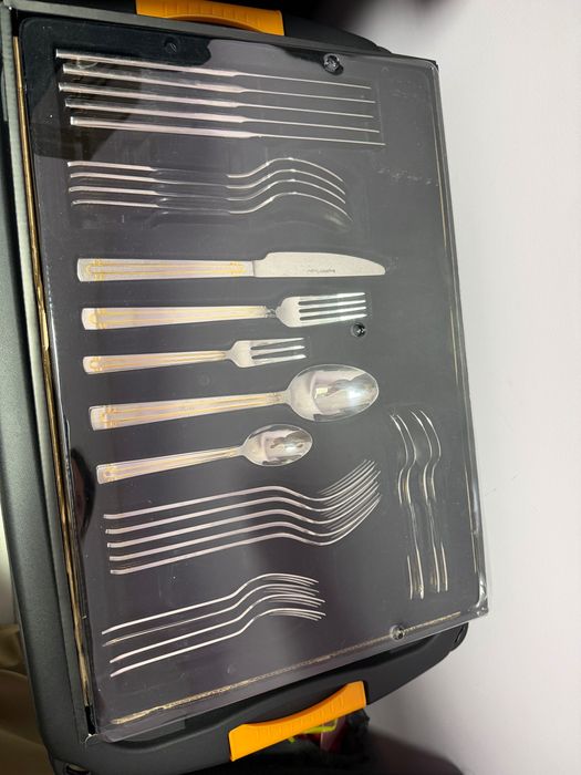 Комплект прибори за хранене, 30 части