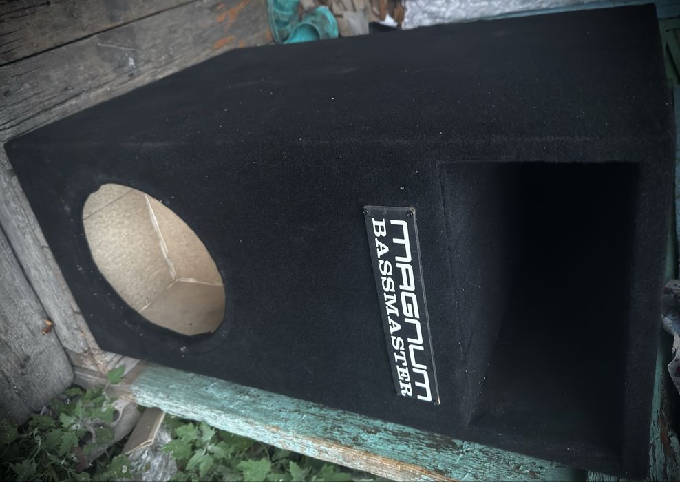 Продам короб под сабвуфер