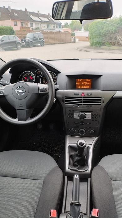 Opel astra h , 16 benzina hatchback aer condiționat