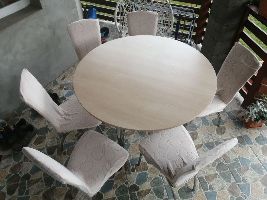 Masa cu scaune  utilizat