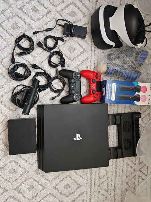 Ps4 pro cu sistem VR și 2 controler move