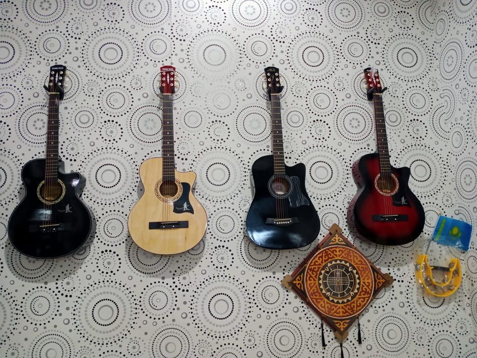 Домбыра акция 15000тг гитара