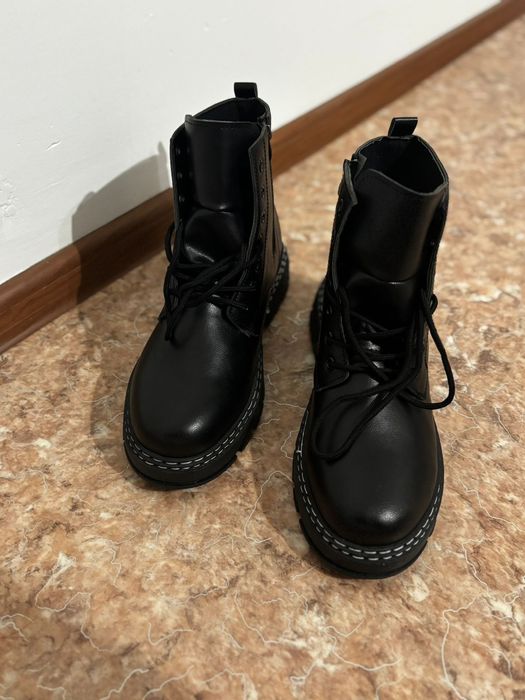 Качественные  новые сапоги, ботинки