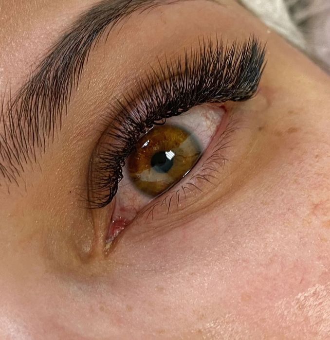 Наращивание ресничек