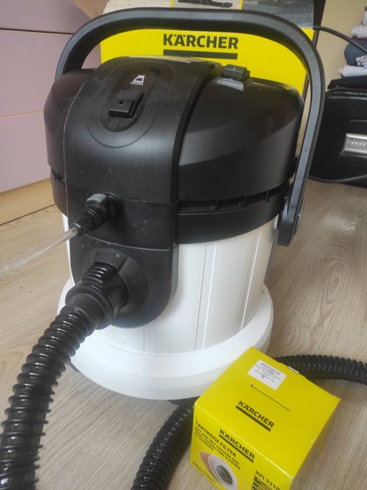 Перяща прахосмукачка KARCHER SE 4