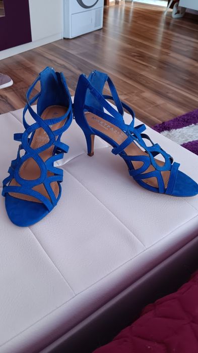 Два чифта страхотни сандали