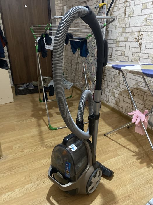 Пылесос phillips PowerPro Active 2000W